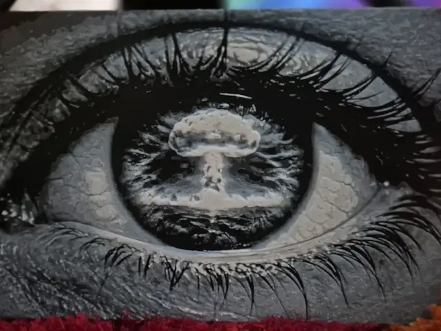 HueForge model: eye bomb hueforge by Buntsta