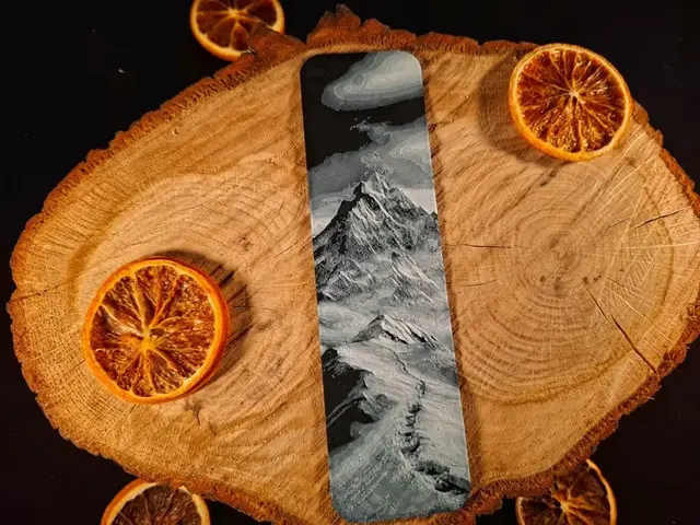 HueForge model: Snowy mountain 2 bookmark by EternalDesigns3D