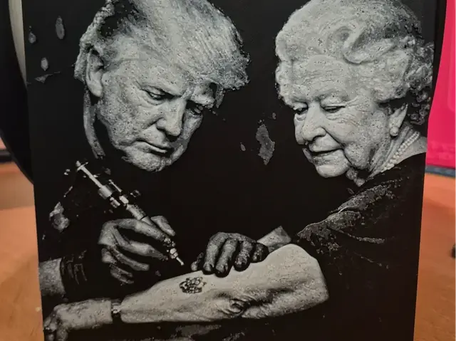 HueForge model: trump giving uk queen a tattooing hueforge by Buntsta