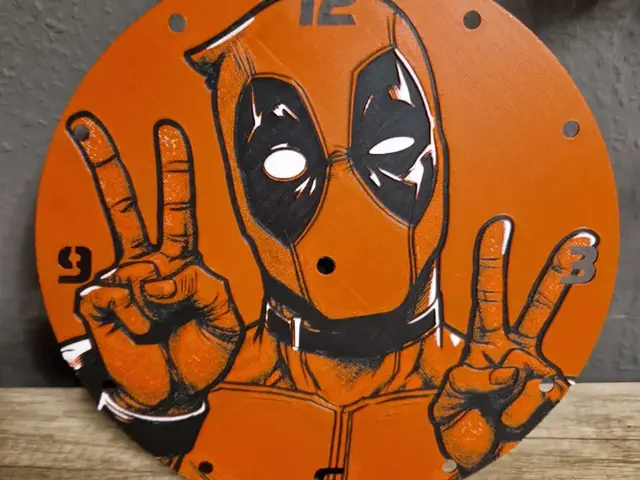 HueForge model: Deadpool Clock by Schuettdesign