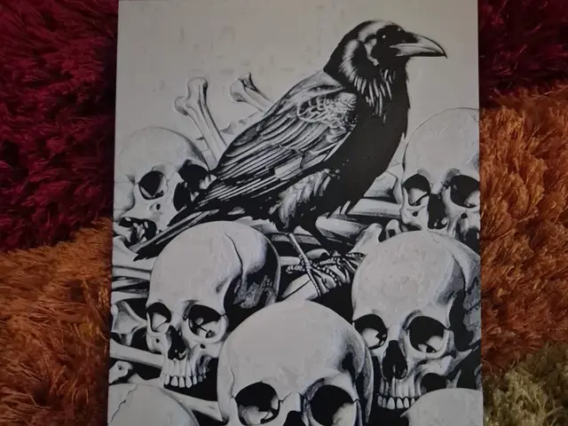 HueForge model: skulls and bird hueforge by Buntsta