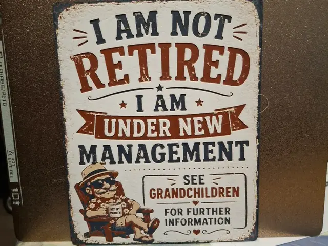 Im not retired - See grandchildren -funny hueforge