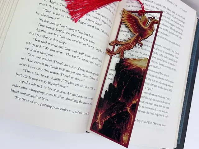HueForge model: Phoenix Rising Bookmark by 3djd