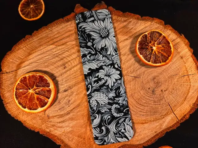 HueForge model: Flowers pattern bookmark - hueforge by EternalDesigns3D