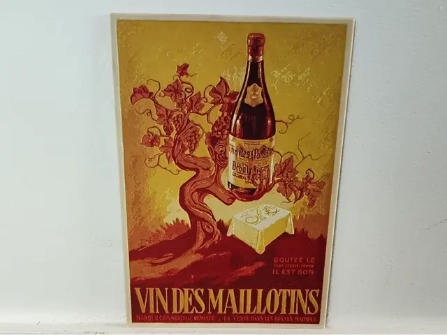 HueForge model: French vintage advertising - Vin des maillotins by Altf4-Formation