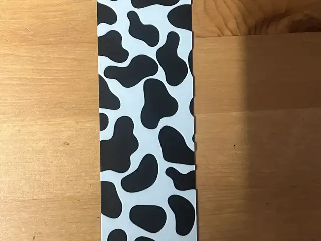 HueForge model: cow print bookmark by Morganja
