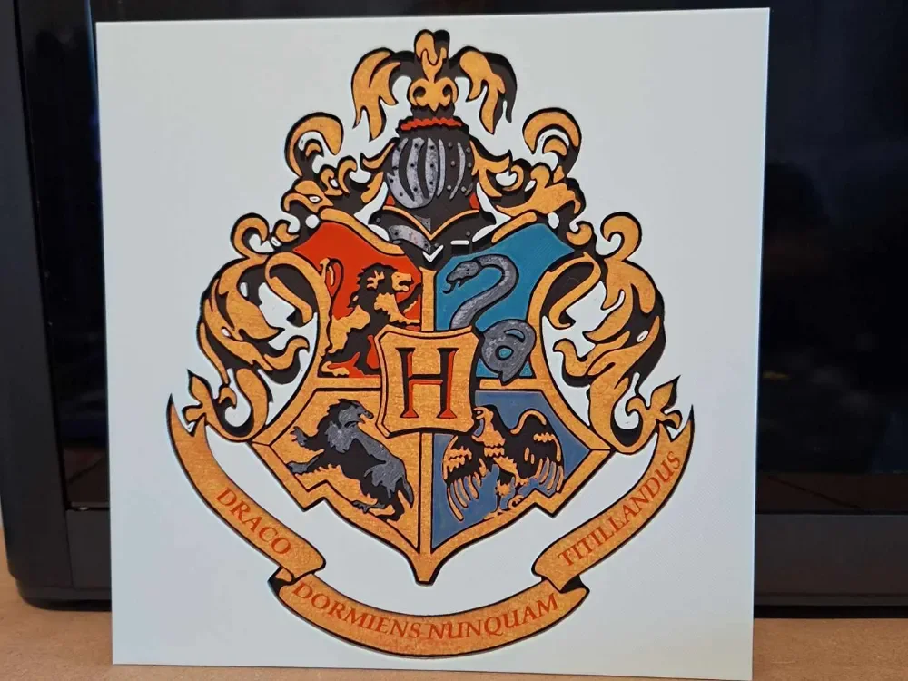 Harry Potter - Hogwarts Sheild - Hueforge by 3dGlow HueForge model: Harry Potter - Hogwarts Sheild - Hueforge by 3dGlow