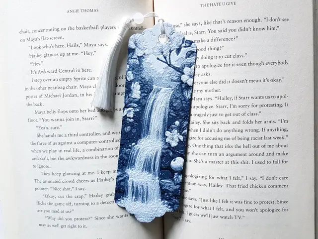 HueForge model: Bookmark, Waterfall by Dame Jo