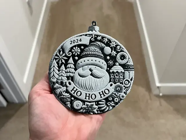 HueForge model: NO AMS NEEDED Christmas Ornament Decoration Santa by RP47 Designs