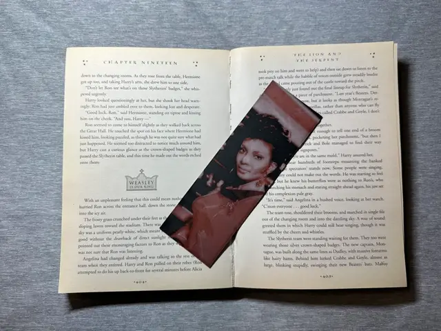 HueForge model: Nyota Uhura Star Trek Hueforge Bookmark by Hey Ben