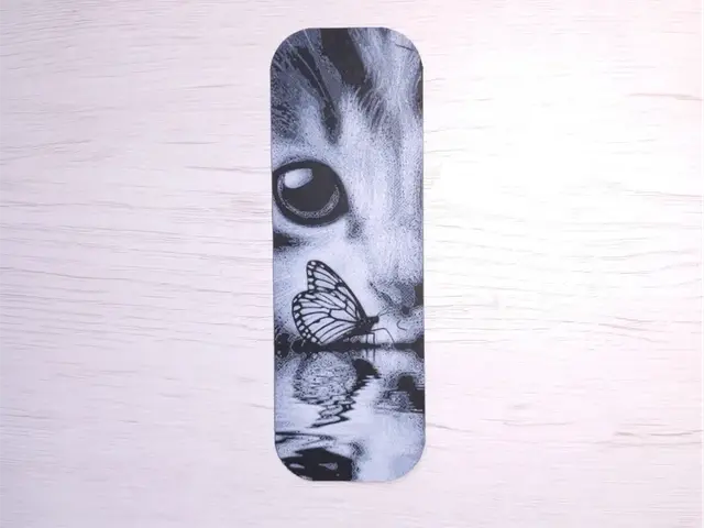 HueForge model: Kitten Curious Bookmark by Atrus Design