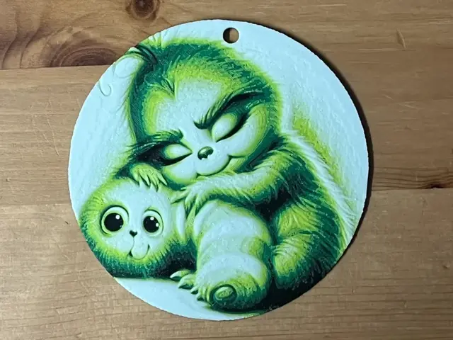 HueForge model: baby grinch bauble by Morganja