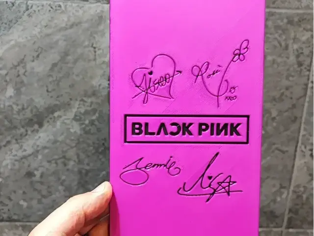 HueForge model: Black Pink signatures by Garuda3D