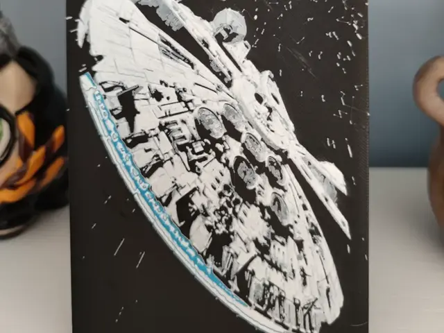 HueForge model: Hueforge Millennium Falcon by Litolunar