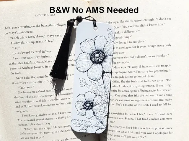 HueForge model: Bookmark, Flower Sketch, B&W by Dame Jo