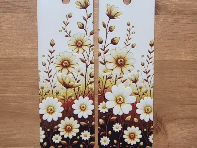 HueForge model: x2 Flower Bookmark by Morganja