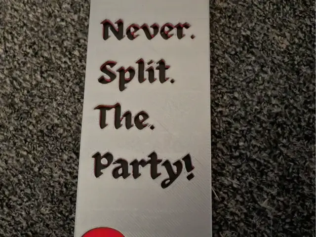 HueForge model: D&D Saying Bookmark 'Never Split The Party' by IslandLooter