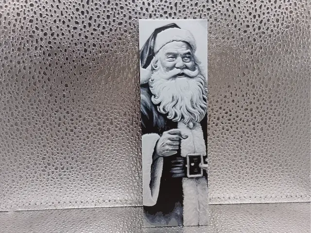 HueForge model: Father Christmas Bookmark – Hueforge by Borishotch Industries