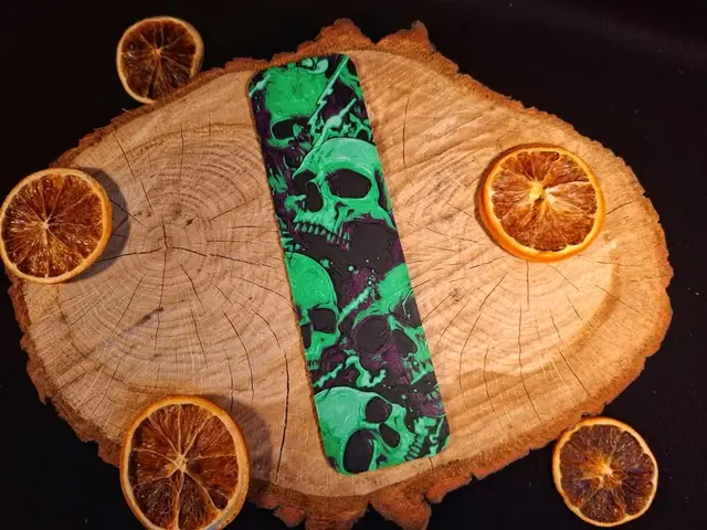 HueForge model: Green skulls bookmark by EternalDesigns3D