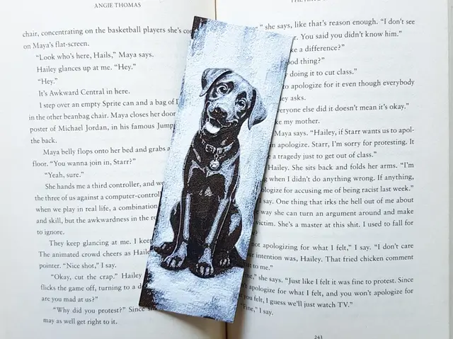 HueForge model: Bookmark, Cute Puppy Dog, Chocolate Lab by Dame Jo