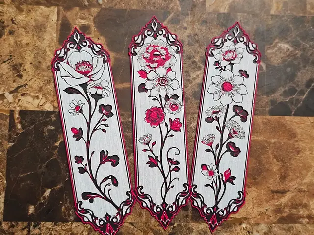 HueForge model: Floral Ornate Bookmarks - Hueforge - 4 colors by doodleddigital