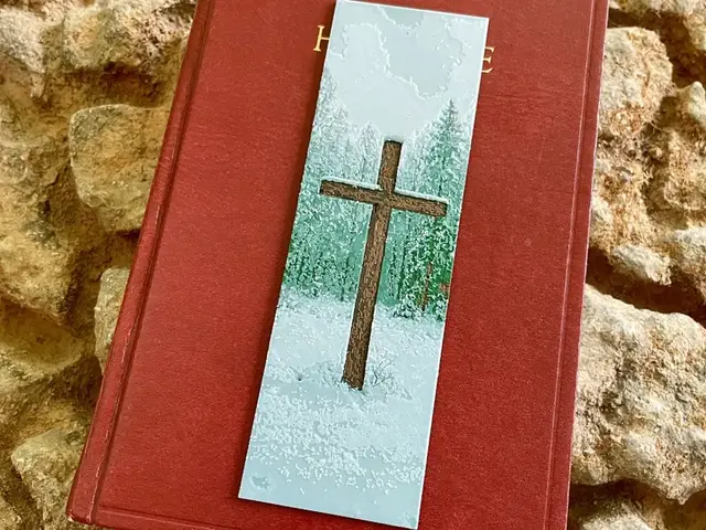 HueForge model: Snow Covered Cross Bookmark by 3D_Forged