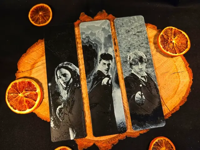 HueForge model: Harry Potter cast portraits bookmark - hueforge by EternalDesigns3D