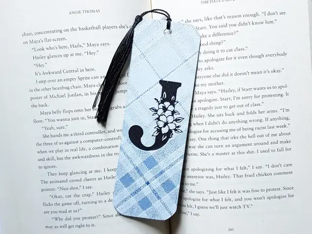 HueForge model: Monogram J Bookmark. No AMS needed. by Dame Jo