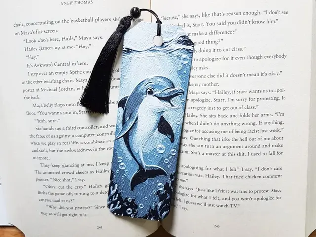 HueForge model: Bookmark, Dolphin by Dame Jo