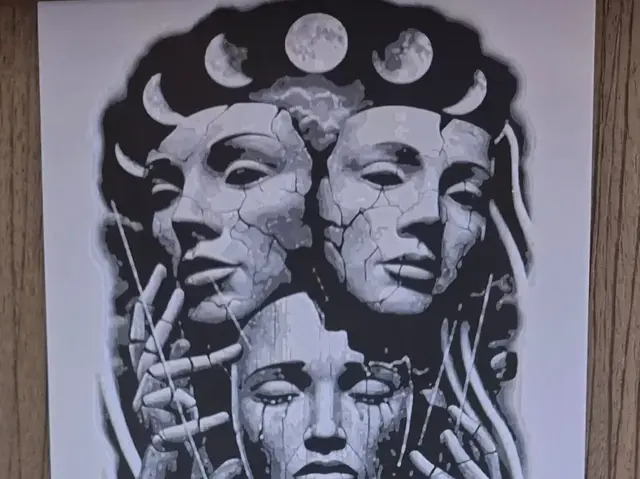 HueForge model: Faces and Strings by Buntsta