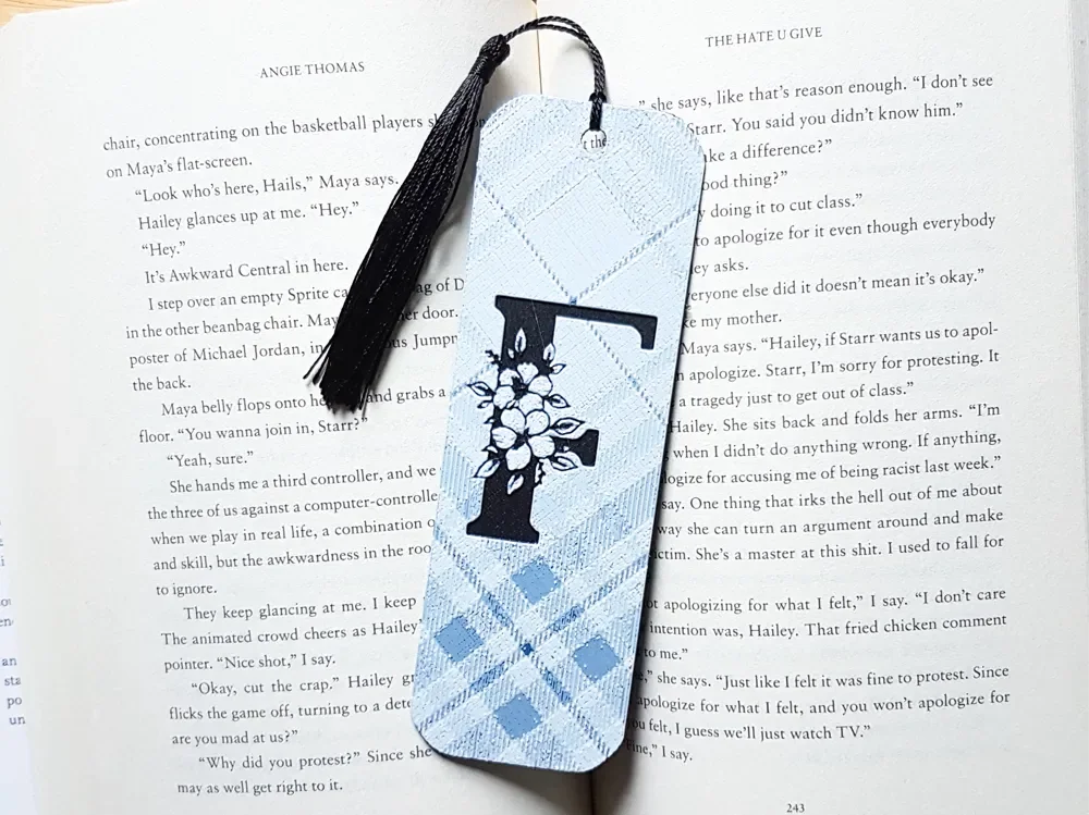 Monogram F Bookmark. Hueforge by Dame Jo HueForge model: Monogram F Bookmark. Hueforge by Dame Jo