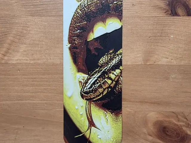 HueForge model: Snake Bookmark by Morganja