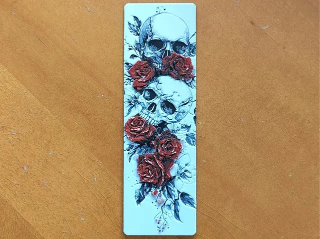 HueForge model: Skulls and Roses Bookmark - Hueforge by Sarge