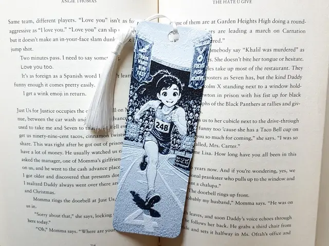 HueForge model: Bookmark, Track and Field Athlete, Girl by Dame Jo