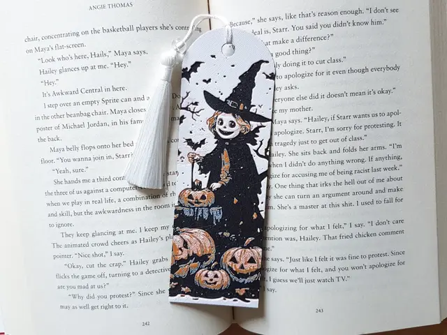 HueForge model: Bookmark, Halloween Witch by Dame Jo