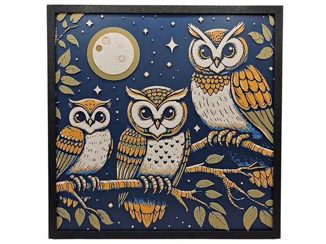 HueForge model: Owl Family Trio by BusyKikiBee