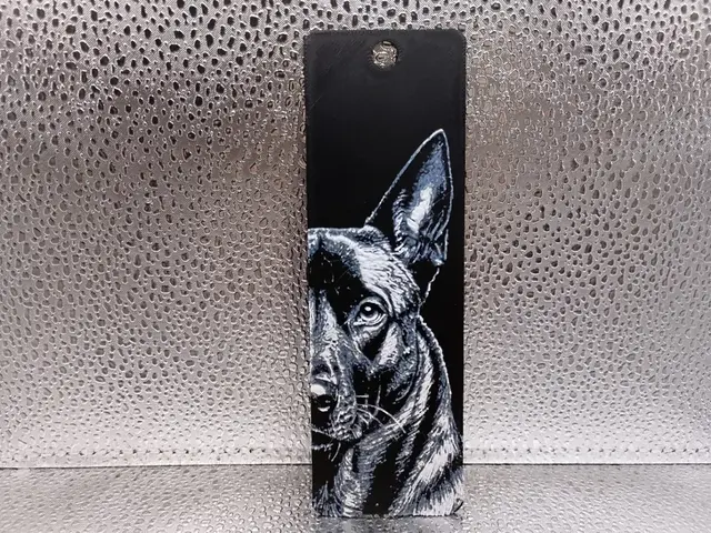 HueForge model: Belgian Malinois Bookmark – Hueforge by Borishotch Industries