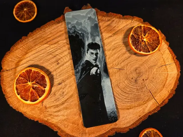 HueForge model: Harry Potter portrait bookmark - hueforge by EternalDesigns3D