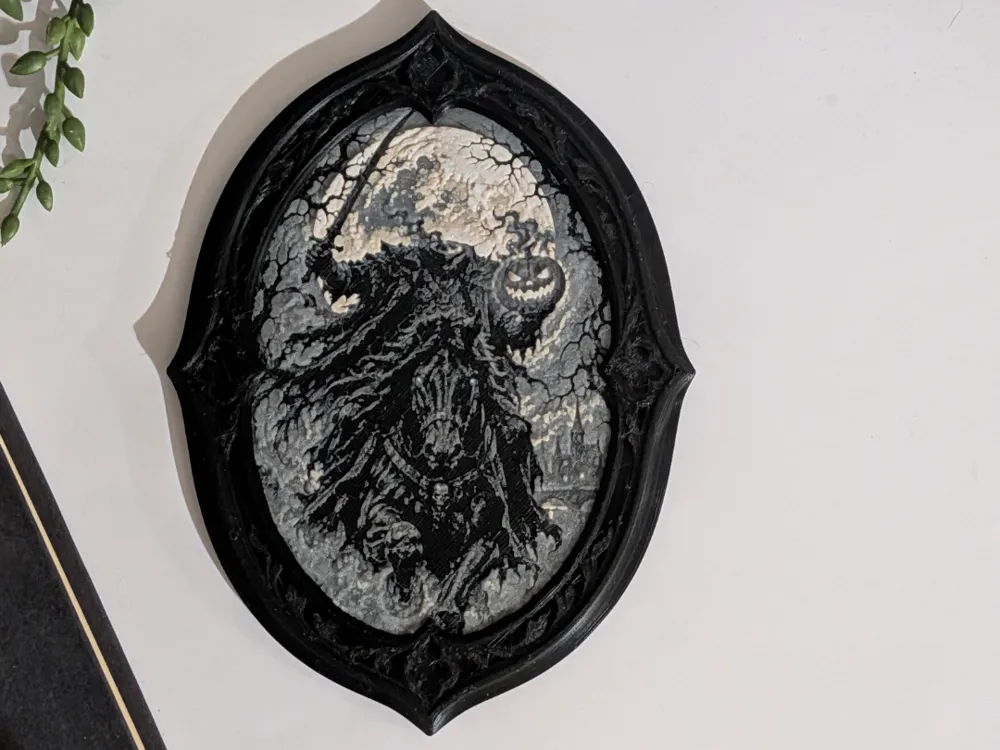 Headless Horseman Gothic Framed HueForge by CommandersVault HueForge model: Headless Horseman Gothic Framed HueForge by CommandersVault
