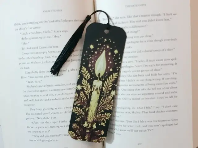 HueForge model: Christmas Candle Bookmark, Hueforge by Dame Jo