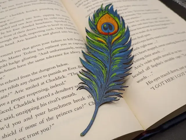 HueForge model: Peacock Feather Bookmark or Decor by 3djd