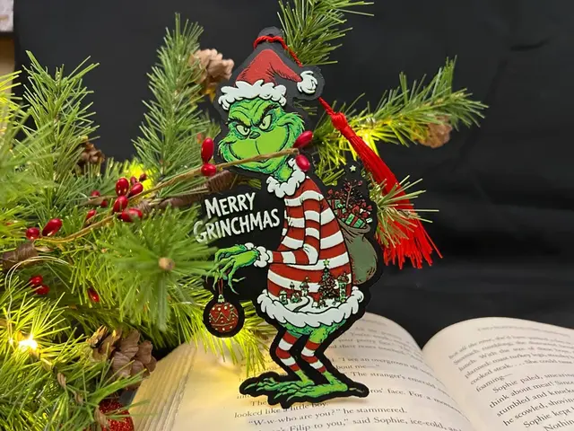 HueForge model: Grinchmas, Bookmark or Ornament by 3djd