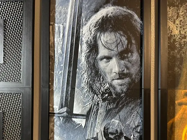 HueForge model: Aragorn 2-piece Hueforge by Hey Ben