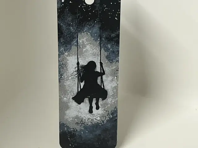 HueForge model: Girl On Swing Bookmark by Morganja