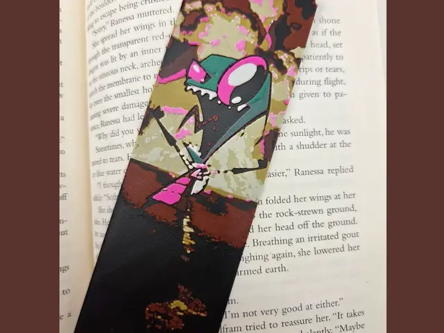 HueForge model: Invader Zim 50x150mm Bookmark by MythicHue's