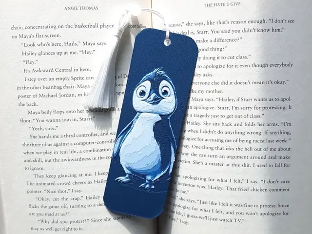 HueForge model: Penguin Bookmark, Hueforge by Dame Jo