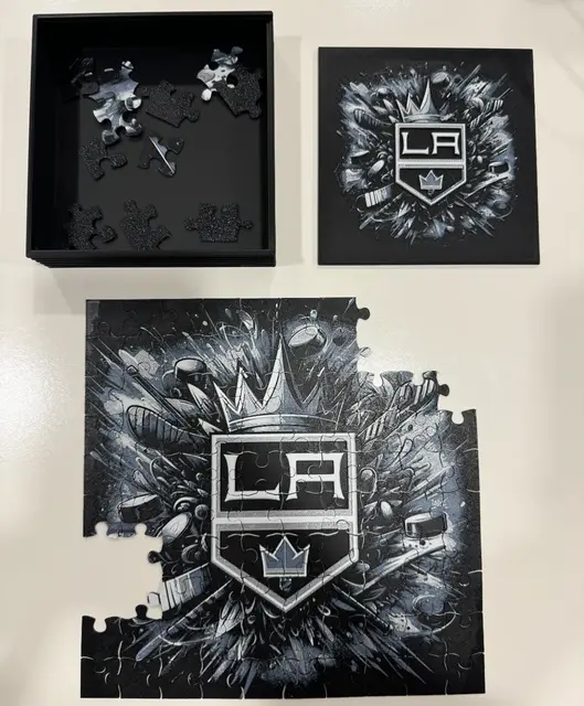 HueForge model: Los Angeles Kings - NHL PUZZLE by Canadian Gamer