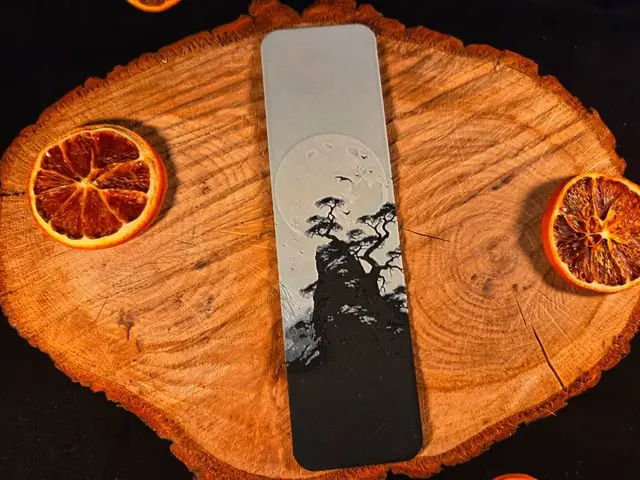 HueForge model: under the silient moon bookmark by EternalDesigns3D