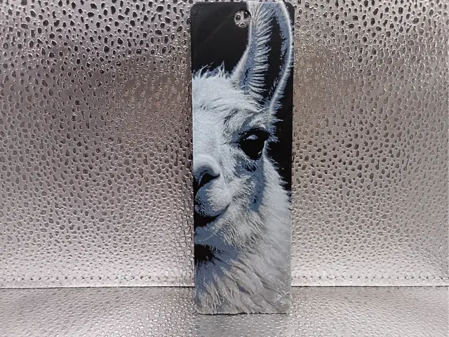 HueForge model: Llama Bookmark – Hueforge by Borishotch Industries