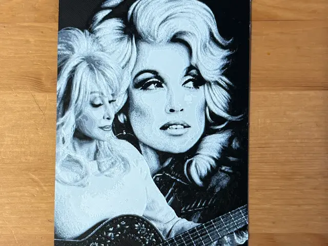 HueForge model: Dolly Parton Hueforge by Morganja